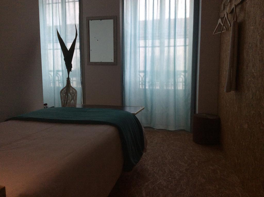 Marina Lounge Hostelポンタ・デルガダ エクステリア 写真